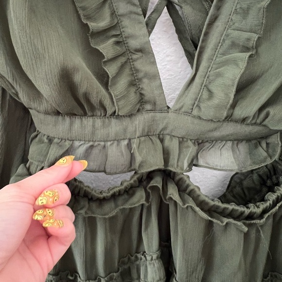 Vici | Green Dress - Picture 7 of 11